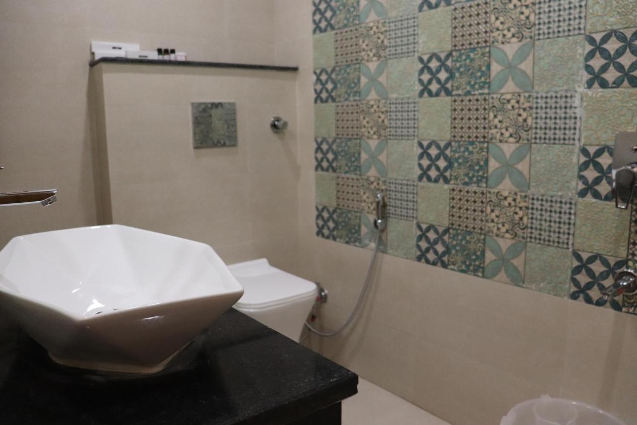 Hotel Jmb Dźodhpur Zewnętrze zdjęcie