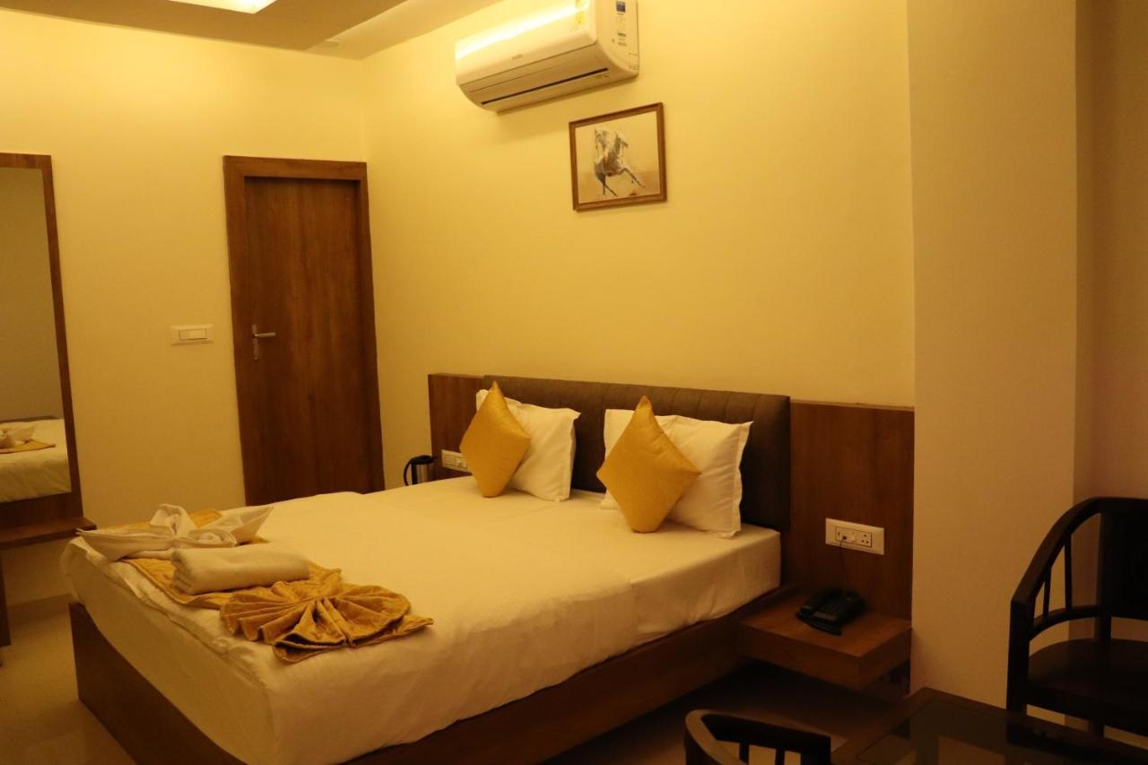 Hotel Jmb Dźodhpur Zewnętrze zdjęcie