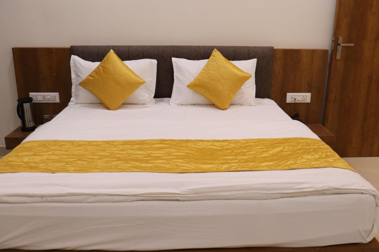Hotel Jmb Dźodhpur Zewnętrze zdjęcie
